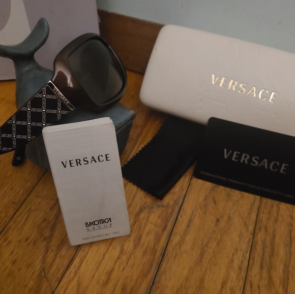 Authentic Versace Swarovski Crystal Sungless Like New Brown Gold main image 4